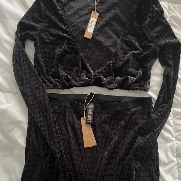 NWT RARE SKIMS Velvet Logo Collection Set - Picture 3 of 4